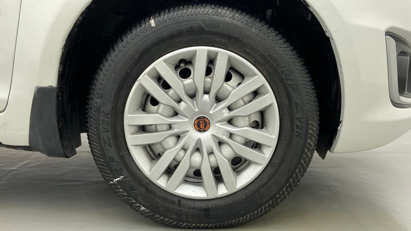 2015 Maruti Swift LDI O, Diesel, Manual, 69,023 km, Right Front Wheel