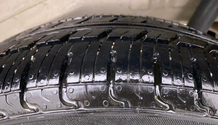 2018 Maruti Wagon R 1.0 VXI, Petrol, Manual, 44,143 km, Left Rear Tyre Tread