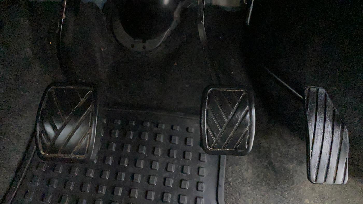 2018 Maruti Wagon R 1.0 VXI, Petrol, Manual, 44,143 km, Pedals