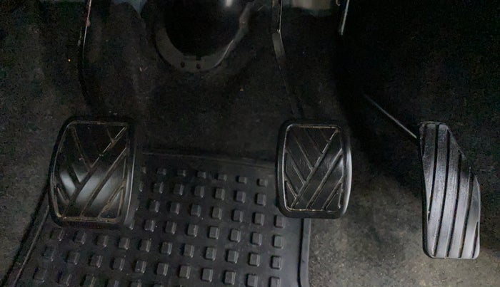 2018 Maruti Wagon R 1.0 VXI, Petrol, Manual, 44,143 km, Pedals