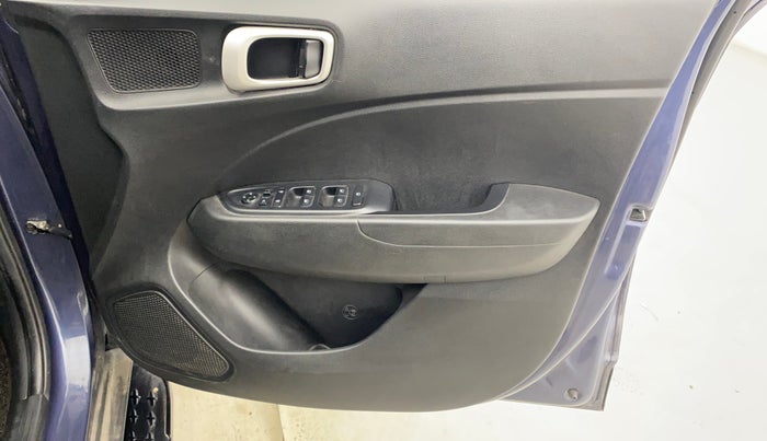 2019 Hyundai VENUE SX 1.0 TURBO, Petrol, Manual, 50,369 km, Driver Side Door Panels Control