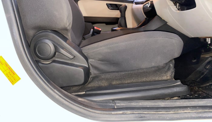 2022 Tata ALTROZ XE PLUS DIESEL, Diesel, Manual, 48,820 km, Driver Side Adjustment Panel