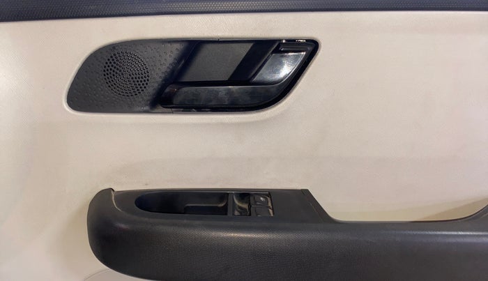 2022 Tata ALTROZ XE PLUS DIESEL, Diesel, Manual, 48,820 km, Driver Side Door Panels Control