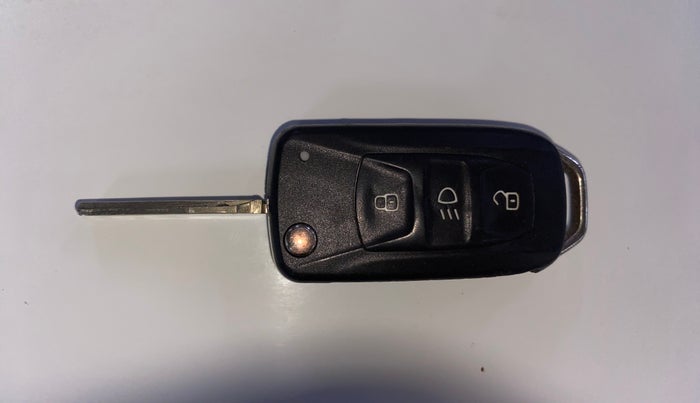 2022 Tata ALTROZ XE PLUS DIESEL, Diesel, Manual, 48,820 km, Key Close Up