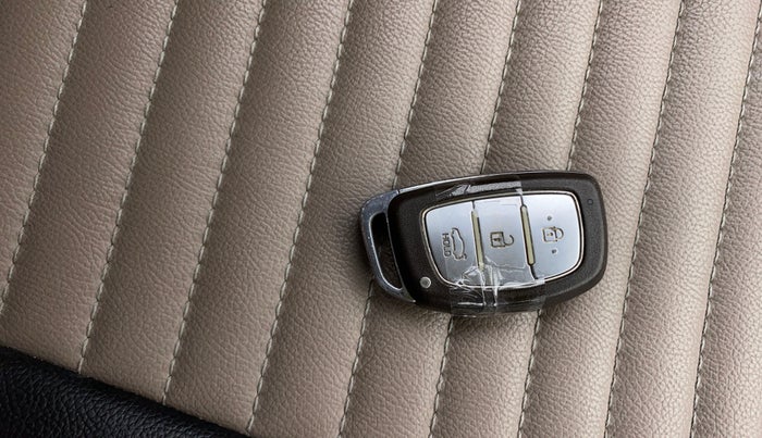 2016 Hyundai Grand i10 ASTA (O) 1.2 KAPPA VTVT, Petrol, Manual, 89,471 km, Key Close Up