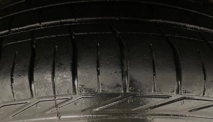 2022 Tata NEXON XZA PLUS (PREMIUM) PETROL DARK EDITION, Petrol, Automatic, 67,427 km, Left Front Tyre Tread