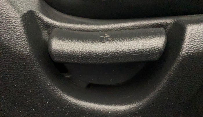 2017 Hyundai Elite i20 ERA 1.2, Petrol, Manual, 85,201 km, Driver Side Adjustment Panel
