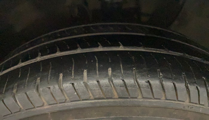 2017 Hyundai Elite i20 ERA 1.2, Petrol, Manual, 85,201 km, Right Front Tyre Tread