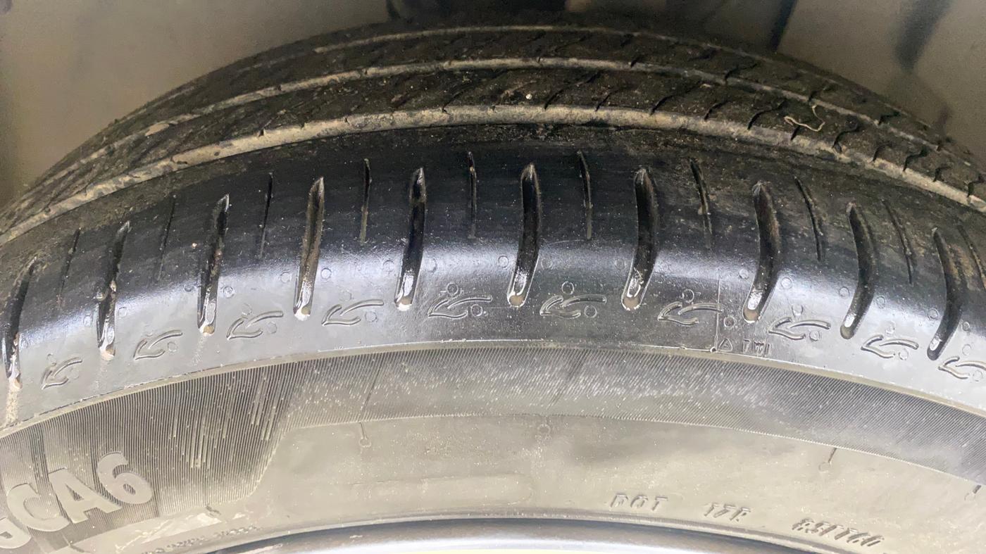 2024 Tata ALTROZ XZA Lux, Petrol, Automatic, 17,688 km, Left Front Tyre Tread