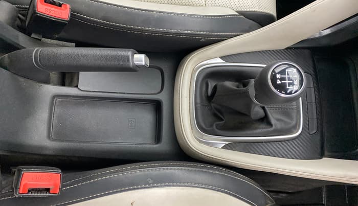 2022 MG ASTOR SMART EX 1.5 MT, Petrol, Manual, 45,678 km, Gear Lever