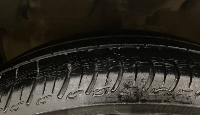 2015 Maruti Celerio VXI AMT, Petrol, Automatic, 81,520 km, Left Front Tyre Tread