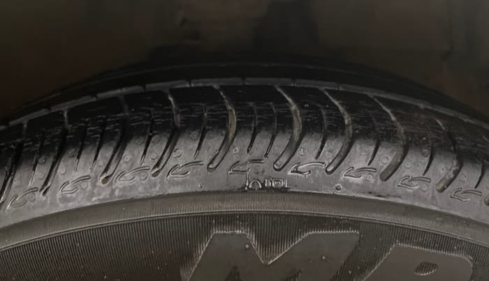 2015 Maruti Celerio VXI AMT, Petrol, Automatic, 81,520 km, Right Front Tyre Tread