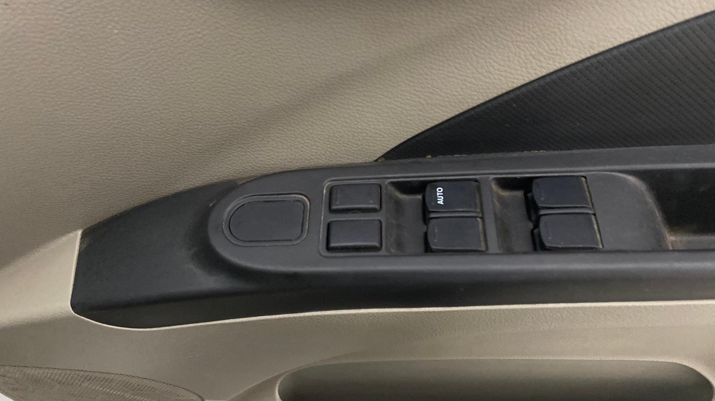 2015 Maruti Celerio VXI AMT, Petrol, Automatic, 81,520 km, Driver Side Door Panels Control