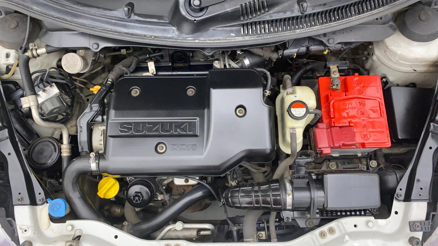 2017 Maruti Swift VDI ABS, Diesel, Manual, 77,826 km, Engine Bonet View