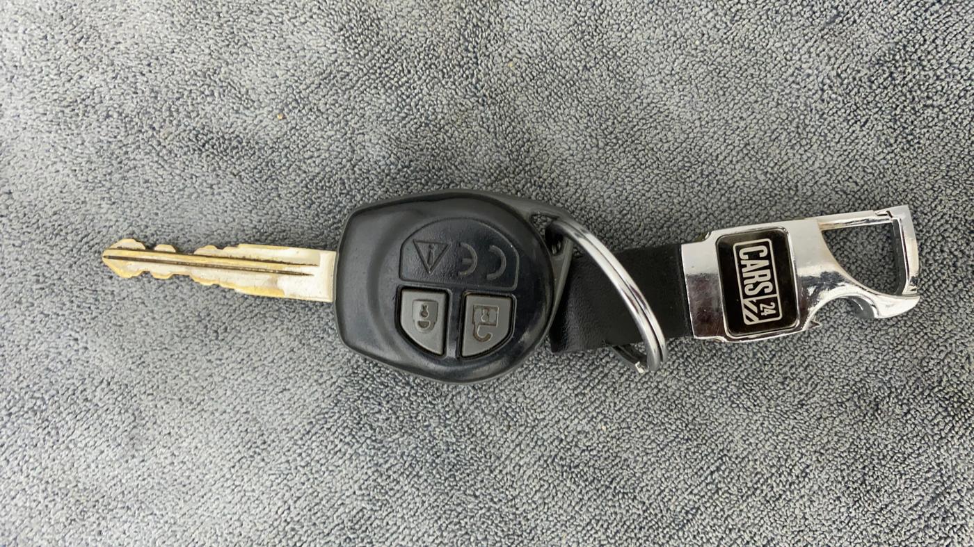 2019 Maruti Swift VXI, Petrol, Manual, 32,501 km, Key Close Up