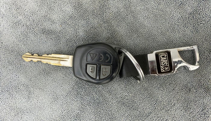2019 Maruti Swift VXI, Petrol, Manual, 32,501 km, Key Close Up
