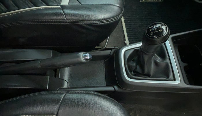 2019 Maruti Swift VXI, Petrol, Manual, 32,501 km, Gear Lever