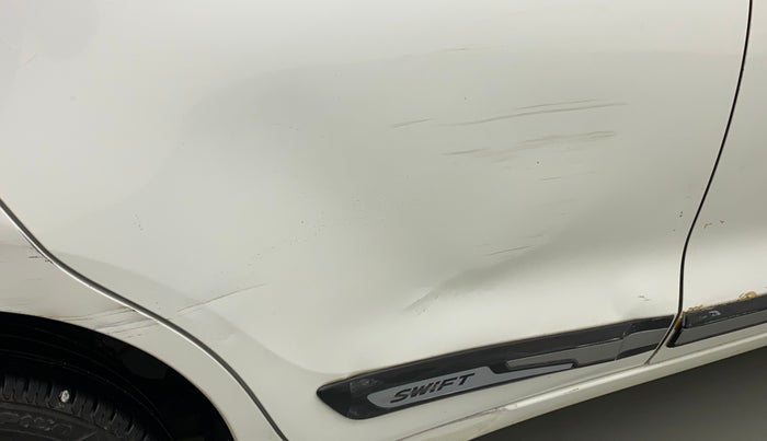 2019 Maruti Swift VXI, Petrol, Manual, 32,501 km, Right rear door - Minor scratches