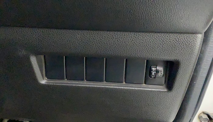 2019 Maruti Swift VXI, Petrol, Manual, 32,501 km, Dashboard - Headlight height adjustment not working