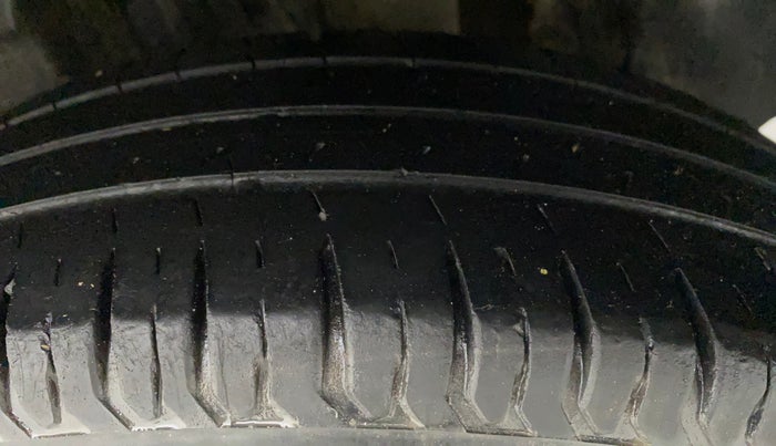 2019 Maruti Swift VXI, Petrol, Manual, 32,501 km, Left Rear Tyre Tread