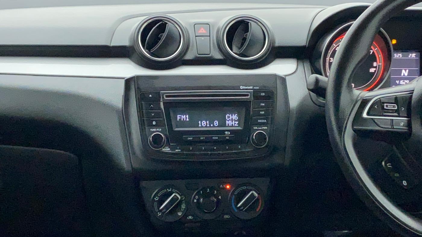 2018 Maruti Swift VXI AMT, Petrol, Automatic, 41,628 km, Air Conditioner