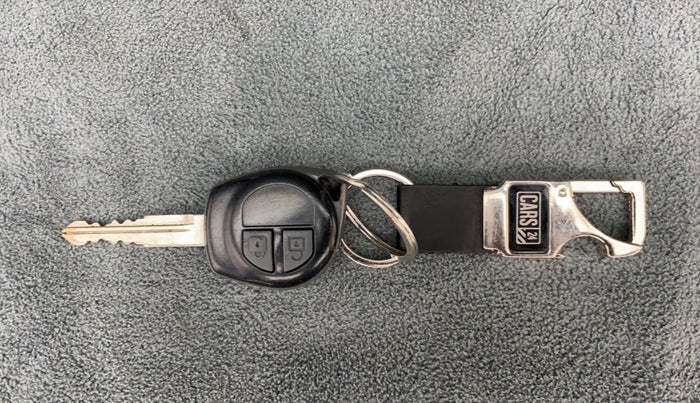 2015 Maruti Swift VXI, Petrol, Manual, 31,823 km, Key Close Up