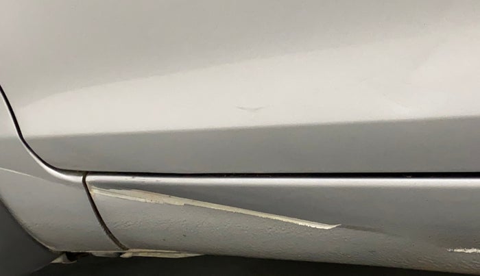 2015 Maruti Swift VXI, Petrol, Manual, 31,823 km, Left running board - Slightly dented