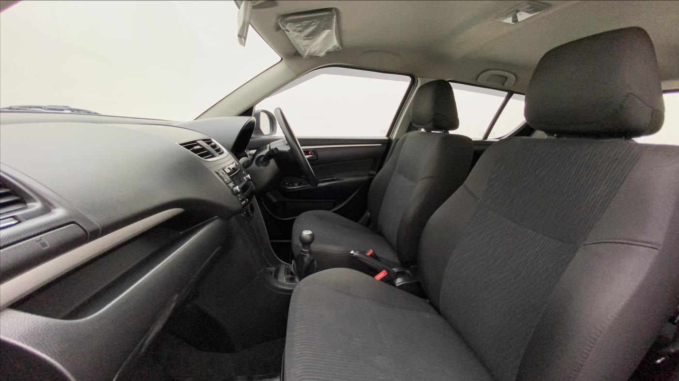 2015 Maruti Swift VXI, Petrol, Manual, 31,823 km, Right Side Front Door Cabin