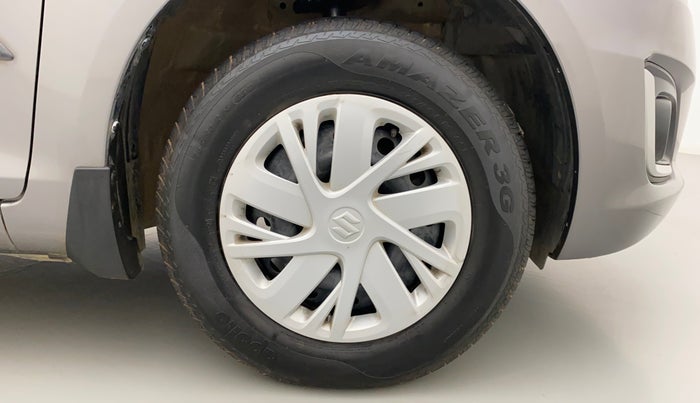 2015 Maruti Swift VXI, Petrol, Manual, 31,823 km, Right Front Wheel