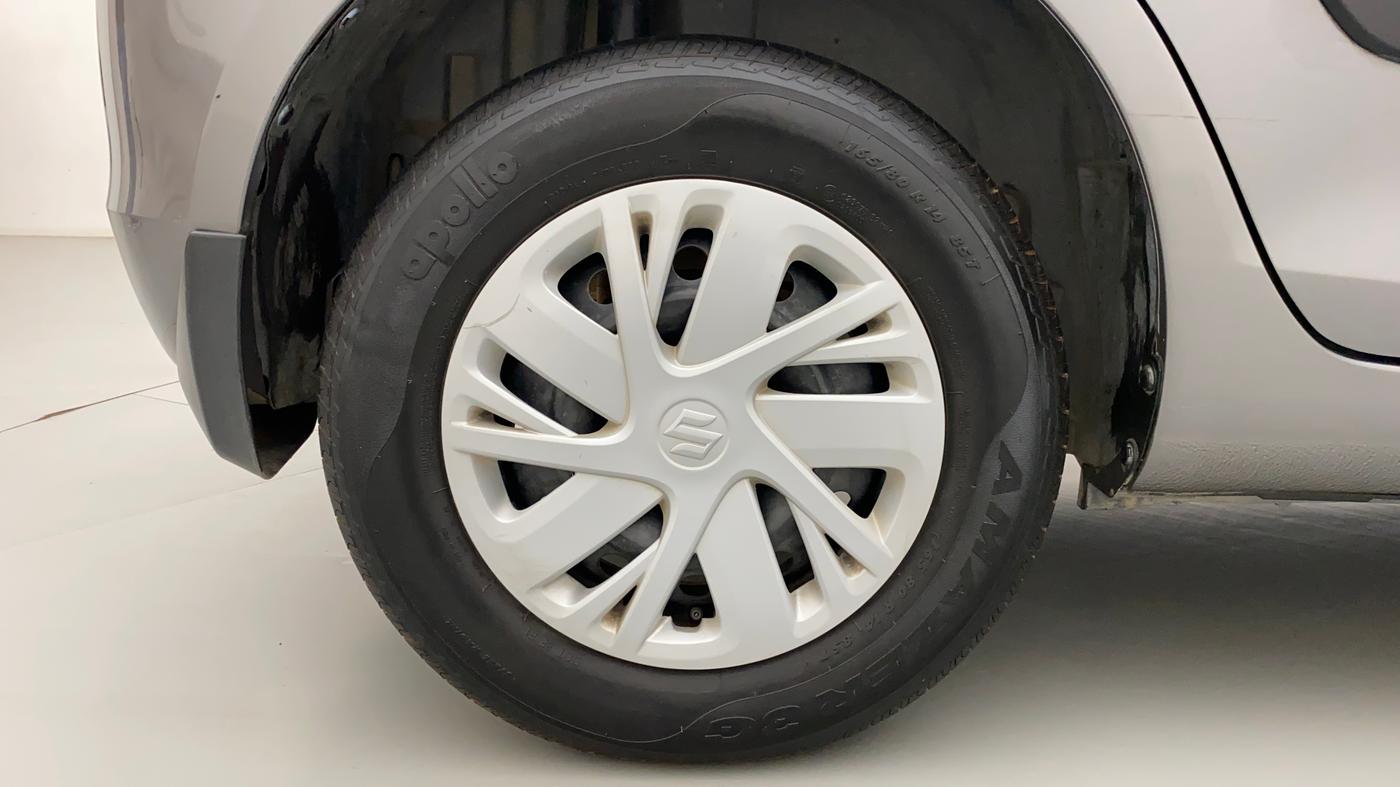 2015 Maruti Swift VXI, Petrol, Manual, 31,823 km, Right Rear Wheel