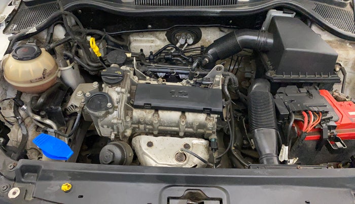 2017 Volkswagen Polo COMFORTLINE 1.2L, Petrol, Manual, 53,815 km, Engine View