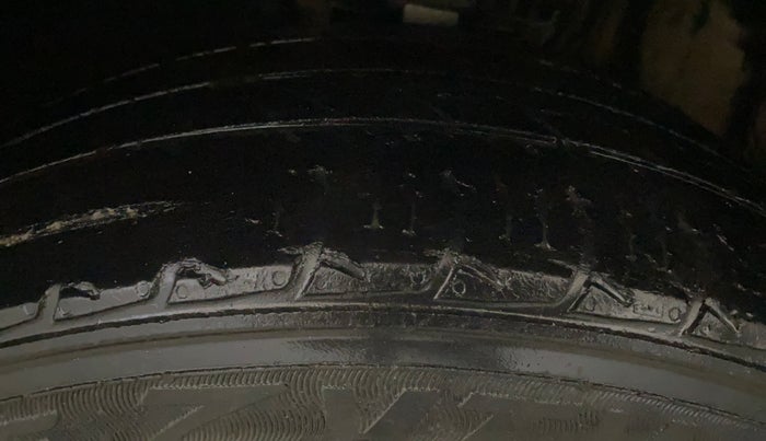 2017 Volkswagen Polo COMFORTLINE 1.2L, Petrol, Manual, 53,815 km, Left Front Tyre Tread