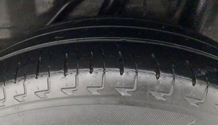 2015 Honda Amaze 1.2L I-VTEC S, Petrol, Manual, 78,011 km, Left Rear Tyre Tread