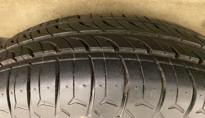 2017 Maruti OMNI E 8 STR, Petrol, Manual, 47,095 km, Right Rear Tyre Tread