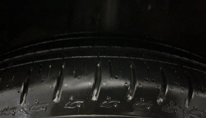 2017 Maruti Dzire LXI, Petrol, Manual, 46,548 km, Left Front Tyre Tread