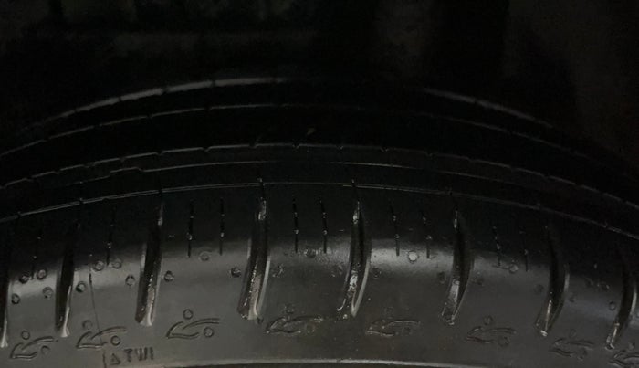 2017 Maruti Dzire LXI, Petrol, Manual, 46,548 km, Left Rear Tyre Tread