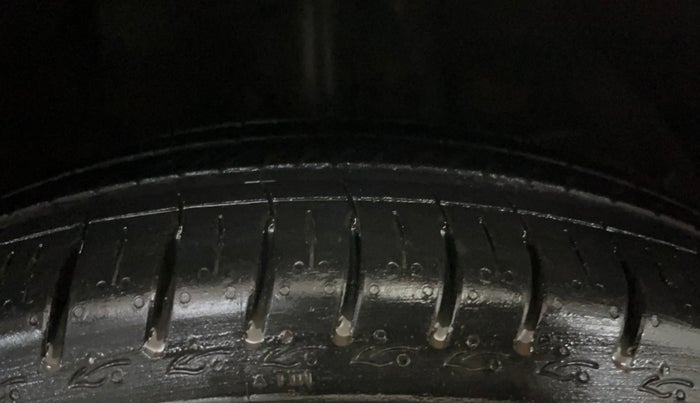 2017 Maruti Dzire LXI, Petrol, Manual, 46,548 km, Right Front Tyre Tread