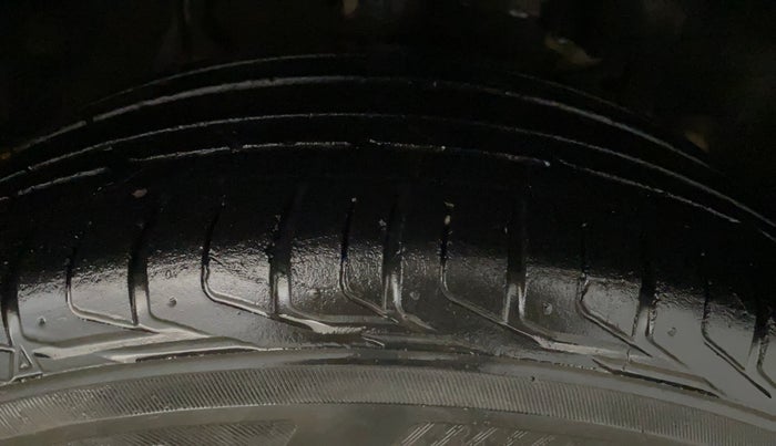 2021 Tata NEXON XZ PLUS (O) PETROL, CNG, Manual, 35,386 km, Right Front Tyre Tread