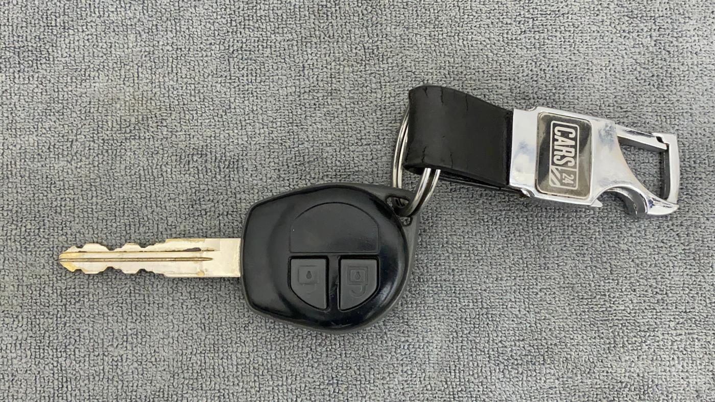 2013 Maruti Swift Dzire VXI, Petrol, Manual, 33,497 km, Key Close Up