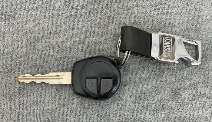2013 Maruti Swift Dzire VXI, Petrol, Manual, 33,497 km, Key Close Up