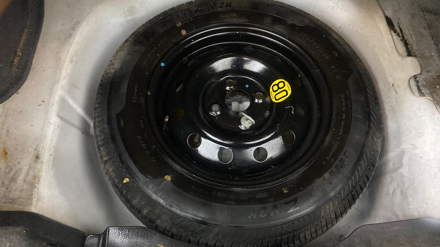 2015 Maruti Swift Dzire ZXI, Petrol, Manual, 64,108 km, Spare Tyre