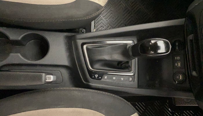 2019 Hyundai Elite i20 ASTA (O) CVT, Petrol, Automatic, 53,657 km, Gear Lever