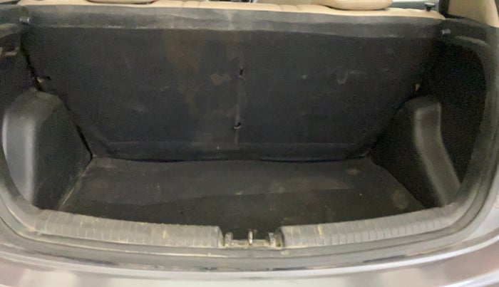 2016 Hyundai Grand i10 ASTA (O) AT 1.2 KAPPA VTVT, Petrol, Automatic, 54,008 km, Boot Inside