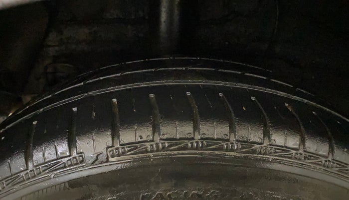 2016 Hyundai Grand i10 ASTA (O) AT 1.2 KAPPA VTVT, Petrol, Automatic, 54,008 km, Right Rear Tyre Tread