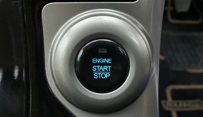 2020 Mahindra XUV500 W7 FWD, Diesel, Manual, 18,613 km, Keyless Start/ Stop Button