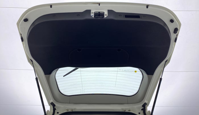 2020 Mahindra XUV500 W7 FWD, Diesel, Manual, 18,613 km, Boot Door Open