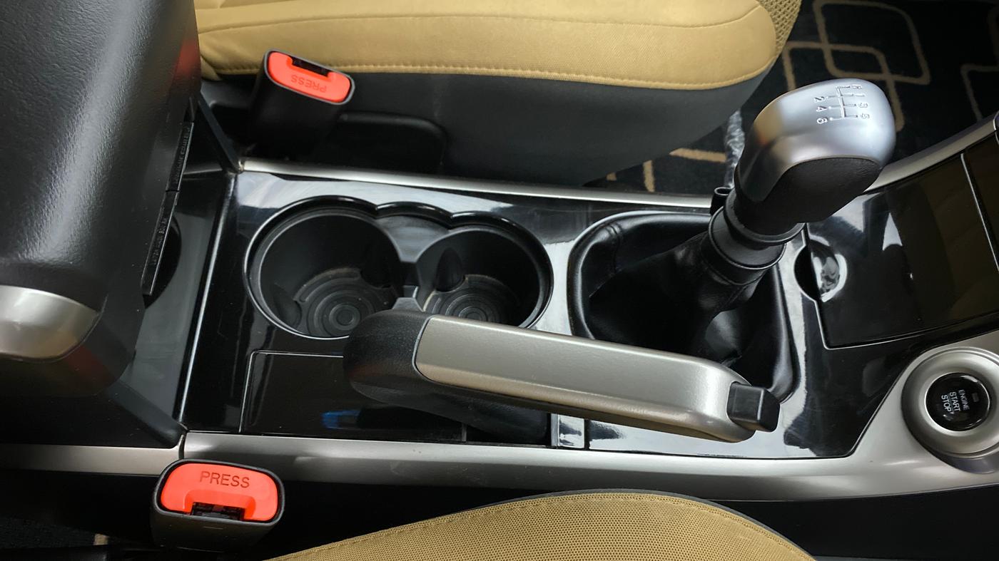 2020 Mahindra XUV500 W7 FWD, Diesel, Manual, 18,613 km, Gear Lever