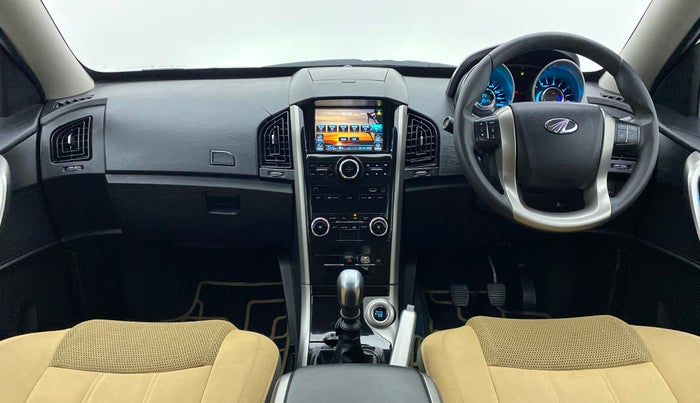 2020 Mahindra XUV500 W7 FWD, Diesel, Manual, 18,613 km, Dashboard