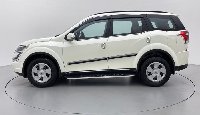 2020 Mahindra XUV500 W7 FWD, Diesel, Manual, 18,613 km, Left Side