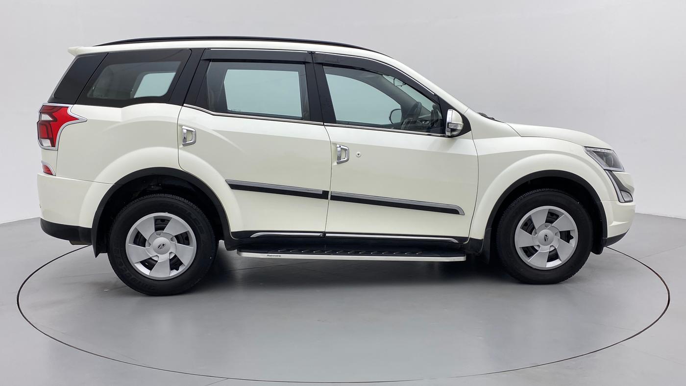 2020 Mahindra XUV500 W7 FWD, Diesel, Manual, 18,613 km, Right Side View